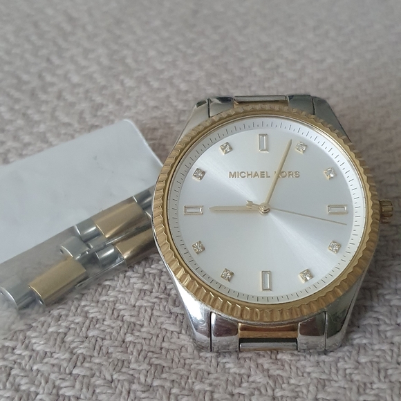 Mixed Metal Oversized Micheal Kors Watch - Picture 2 of 4